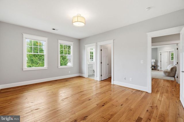 3555 N DICKERSON ST, Arlington, VA 22207