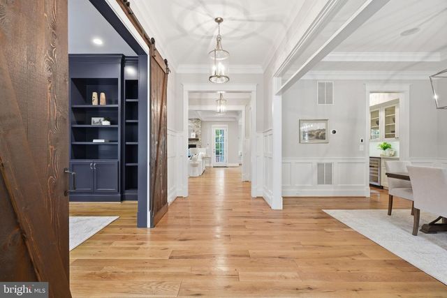 3555 N DICKERSON ST, Arlington, VA 22207