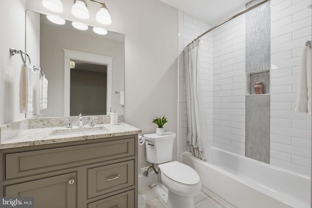 3555 N DICKERSON ST, Arlington, VA 22207