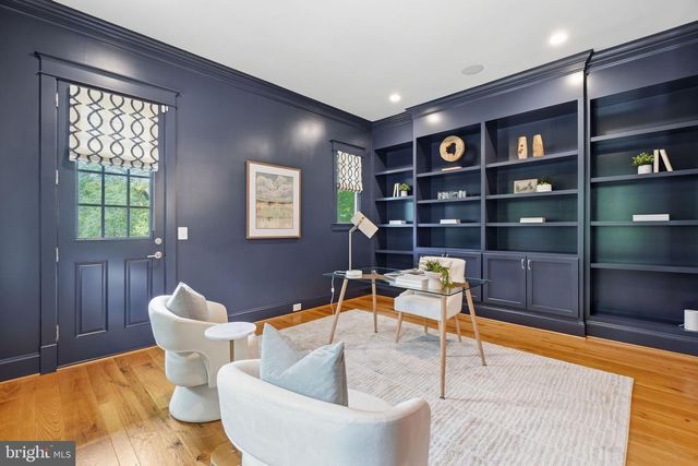 3555 N DICKERSON ST, Arlington, VA 22207