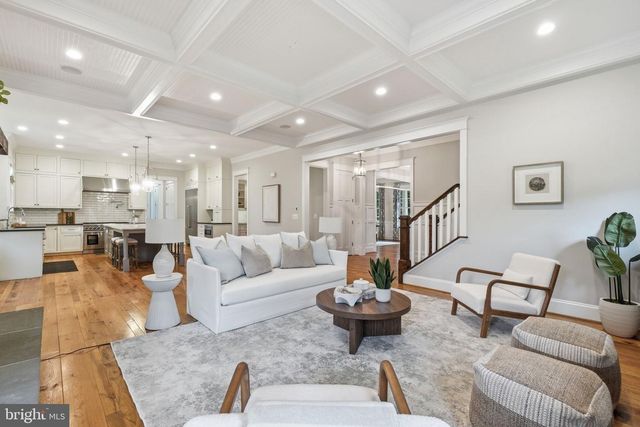 3555 N DICKERSON ST, Arlington, VA 22207