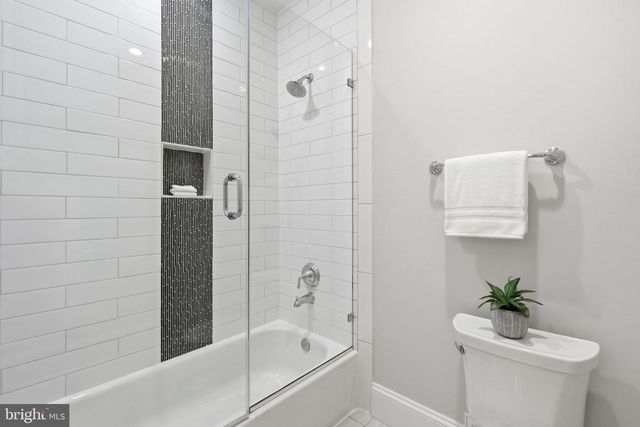 3555 N DICKERSON ST, Arlington, VA 22207