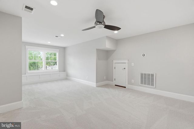 3555 N DICKERSON ST, Arlington, VA 22207