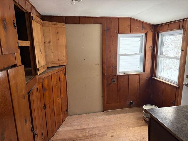 20 W HARVEY STREET, Rhinelander, WI 54501