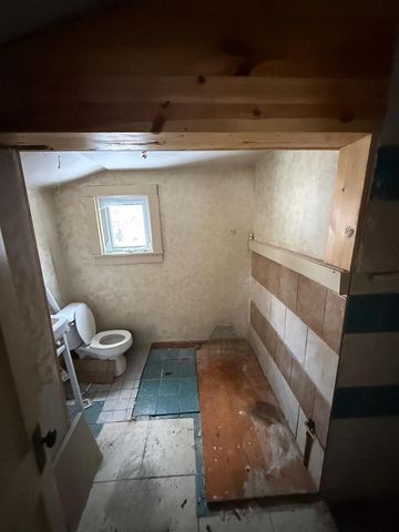 20 W HARVEY STREET, Rhinelander, WI 54501