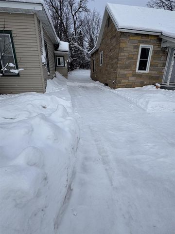 20 W HARVEY STREET, Rhinelander, WI 54501