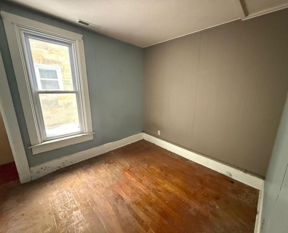 20 W HARVEY STREET, Rhinelander, WI 54501