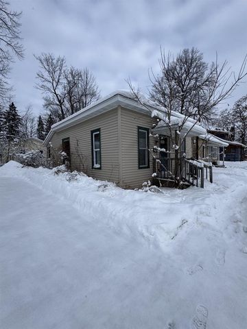 20 W HARVEY STREET, Rhinelander, WI 54501