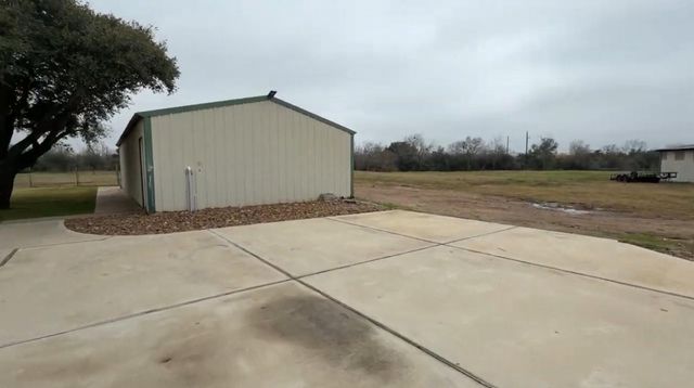 6910 S Mallard Drive, Fulshear, TX 77441