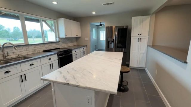 6910 S Mallard Drive, Fulshear, TX 77441