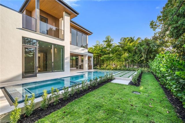 1227 10th AVE N, Naples, FL 34102