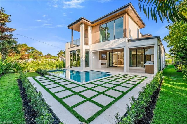 1227 10th AVE N, Naples, FL 34102