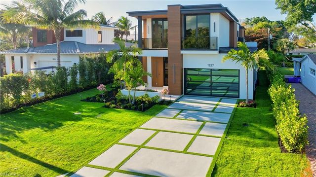 1227 10th AVE N, Naples, FL 34102