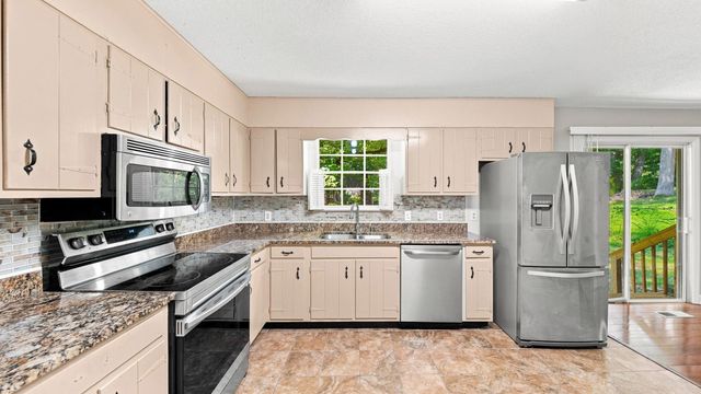1300 Highcrest Drive, Hixson, TN 37343