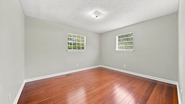 1300 Highcrest Drive, Hixson, TN 37343