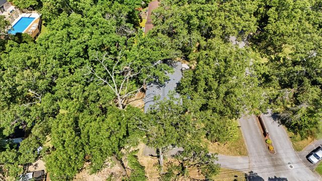 1300 Highcrest Drive, Hixson, TN 37343