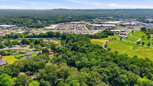 1300 Highcrest Drive, Hixson, TN 37343