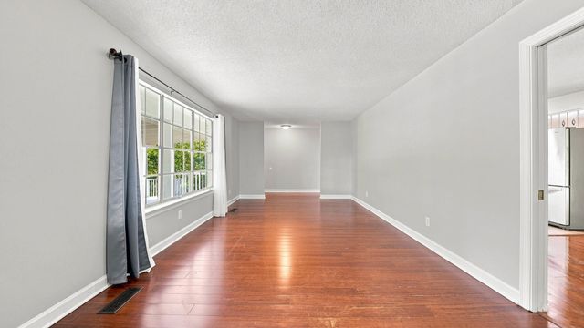 1300 Highcrest Drive, Hixson, TN 37343