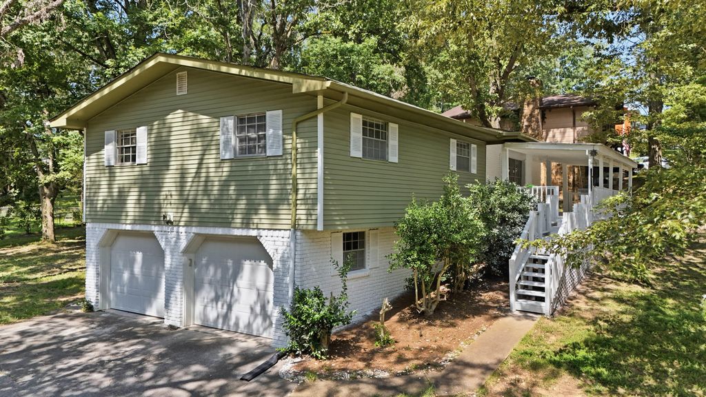 1300 Highcrest Drive, Hixson, TN 37343