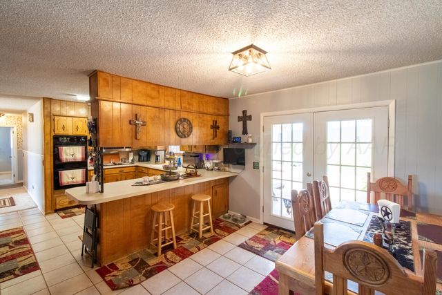 1409 N Iowa Street, Shamrock, TX 79079