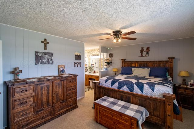 1409 N Iowa Street, Shamrock, TX 79079