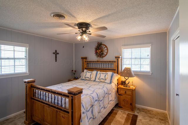 1409 N Iowa Street, Shamrock, TX 79079