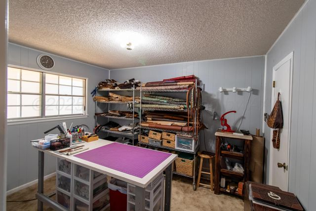 1409 N Iowa Street, Shamrock, TX 79079