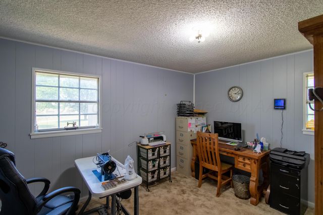 1409 N Iowa Street, Shamrock, TX 79079