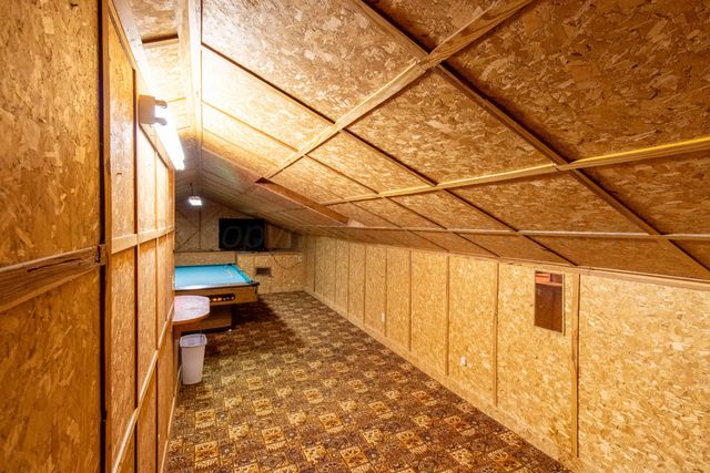 1409 N Iowa Street, Shamrock, TX 79079