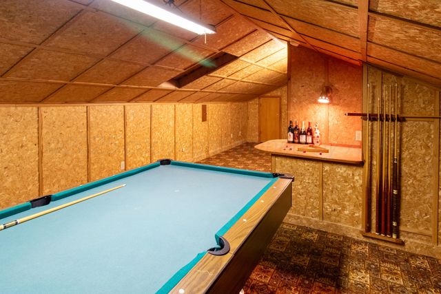 1409 N Iowa Street, Shamrock, TX 79079