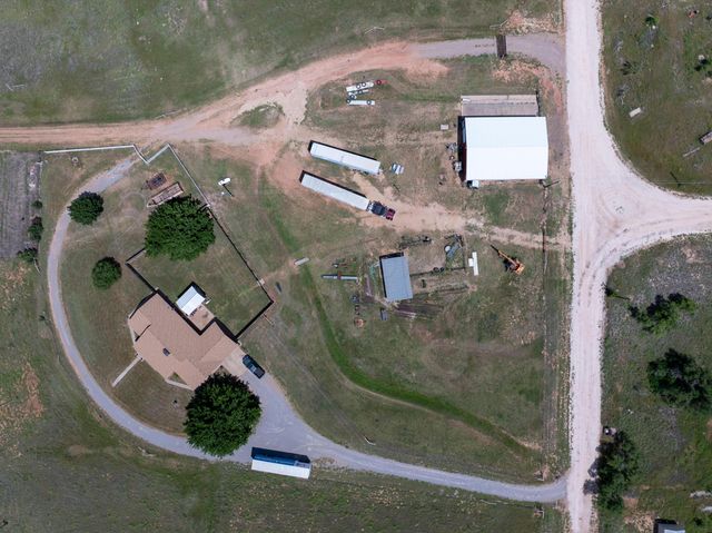 1409 N Iowa Street, Shamrock, TX 79079