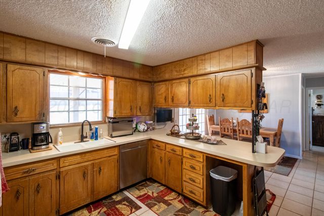 1409 N Iowa Street, Shamrock, TX 79079