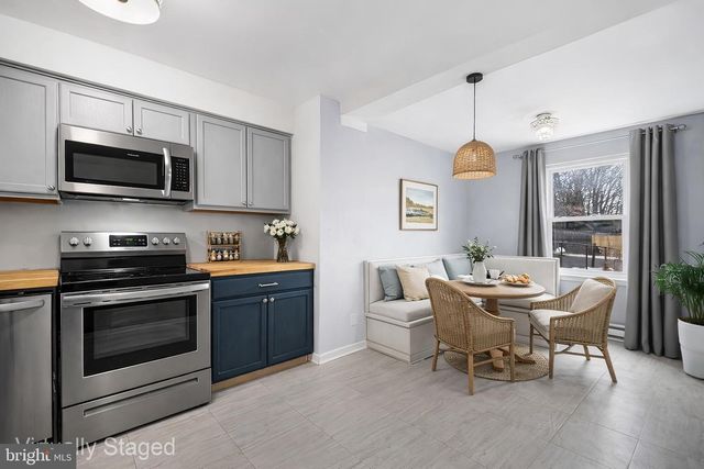 69 EDINSHIRE RD, Sicklerville, NJ 08081