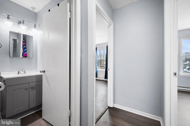 69 EDINSHIRE RD, Sicklerville, NJ 08081