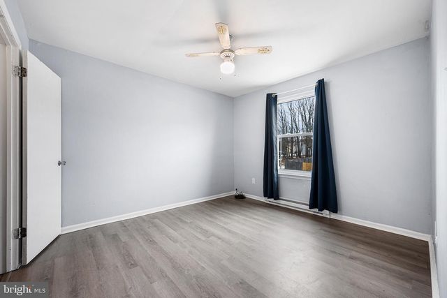 69 EDINSHIRE RD, Sicklerville, NJ 08081