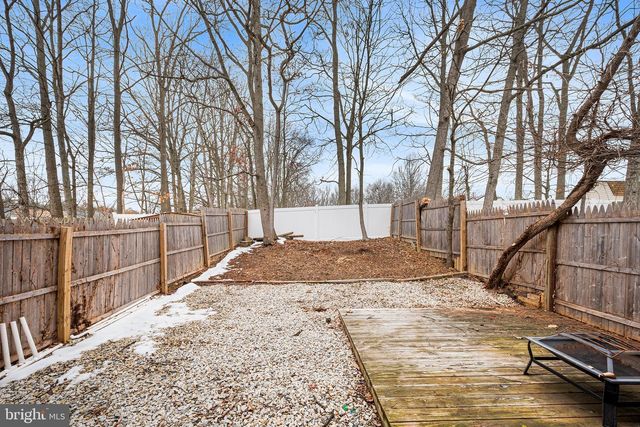 69 EDINSHIRE RD, Sicklerville, NJ 08081