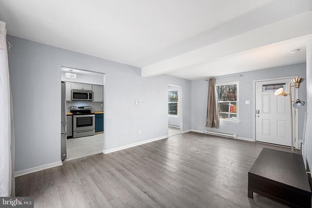 69 EDINSHIRE RD, Sicklerville, NJ 08081