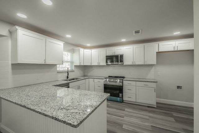 217 Cooper Drive, Hurst, TX 76053