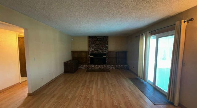 1205 Jamestown Street, Tulare, CA 93274