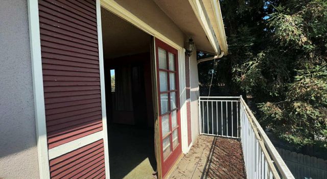 1205 Jamestown Street, Tulare, CA 93274