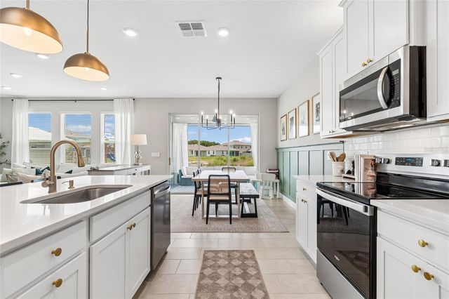 2510 WARREN ACRES BOULEVARD, Wesley Chapel, FL 33543