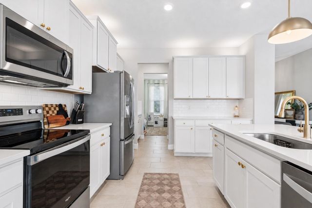 2510 WARREN ACRES BOULEVARD, Wesley Chapel, FL 33543