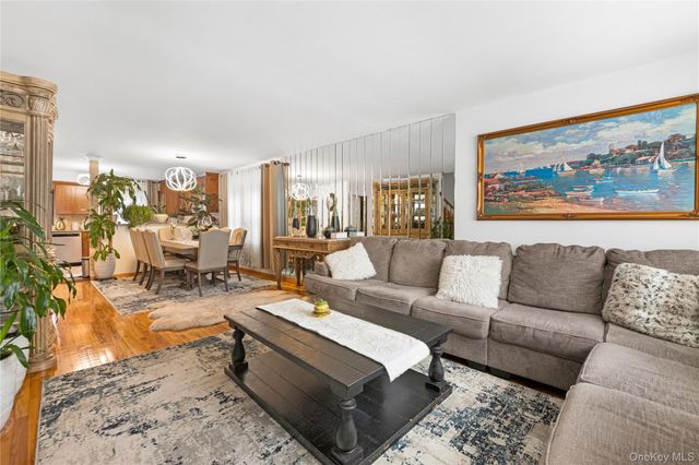 204 Sommer Avenue, Staten Island, NY 10314