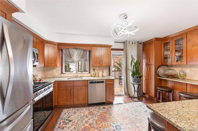 204 Sommer Avenue, Staten Island, NY 10314