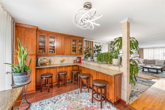 204 Sommer Avenue, Staten Island, NY 10314