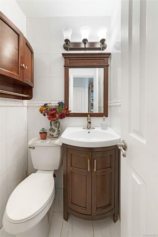 204 Sommer Avenue, Staten Island, NY 10314