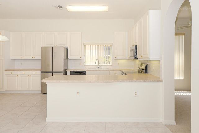 600 NW Lambrusco Drive, Port St Lucie, FL 34986