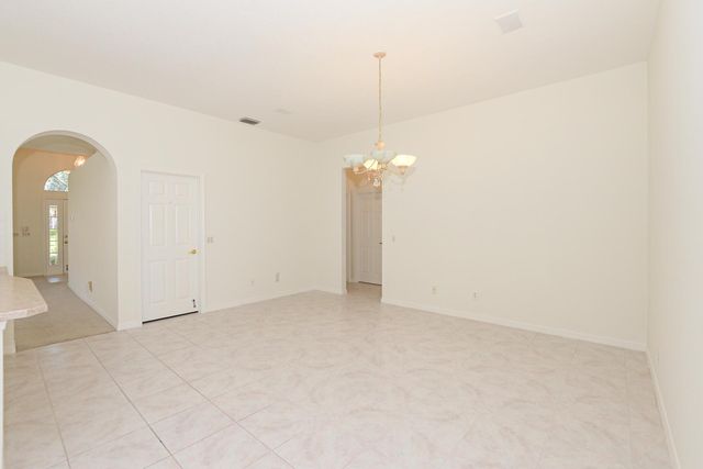 600 NW Lambrusco Drive, Port St Lucie, FL 34986
