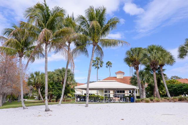 600 NW Lambrusco Drive, Port St Lucie, FL 34986