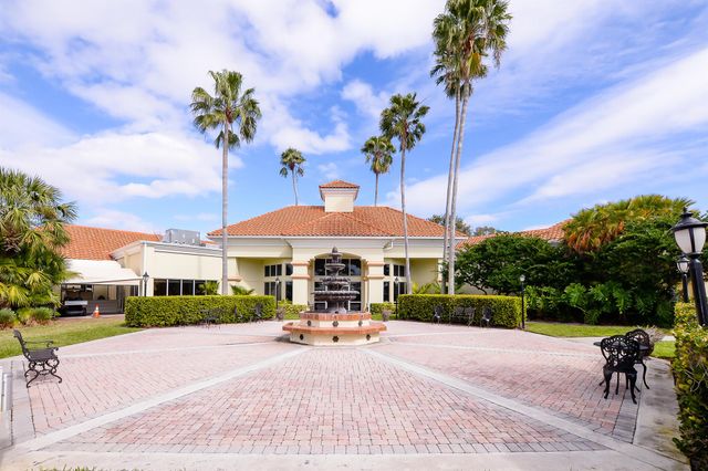 600 NW Lambrusco Drive, Port St Lucie, FL 34986